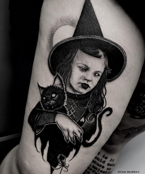 Tatuajes de la película de brujas Hocus Pocus; tatuaje de bruja pequeña, Danni Dennison cargando gato negro