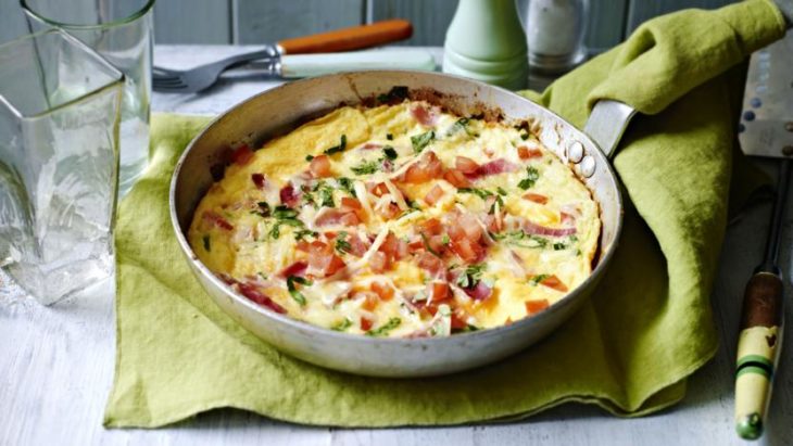 Tortilla francesa con tomate