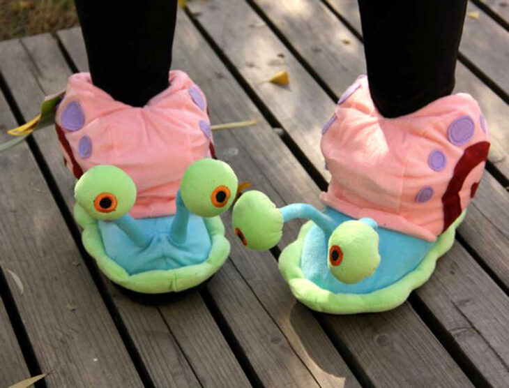 Pantuflas en forma de Gary de Bob Esponja