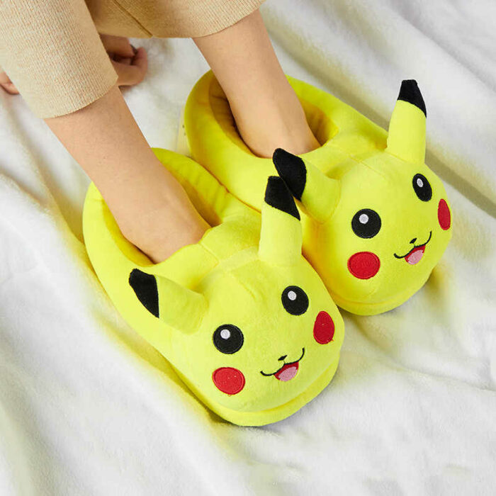 Pantuflas en forma de Pikachú 