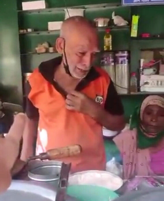 Internet ayuda a pareja de abuelitos a vender la comida de su restaurante