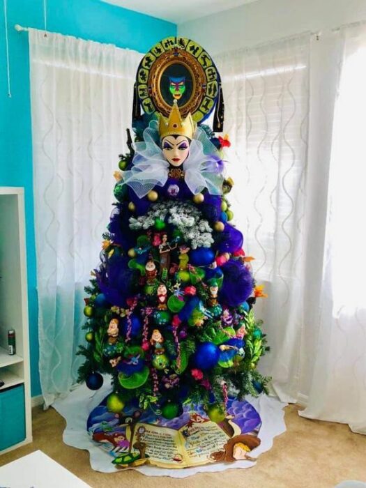 Árbol de navidad de villanas de disney 