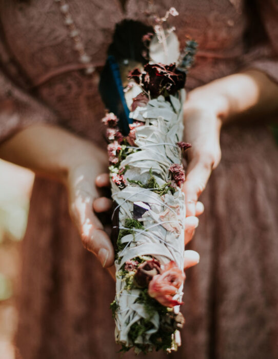 Ideas para una boda vikinga; salvia para limpiar el aura