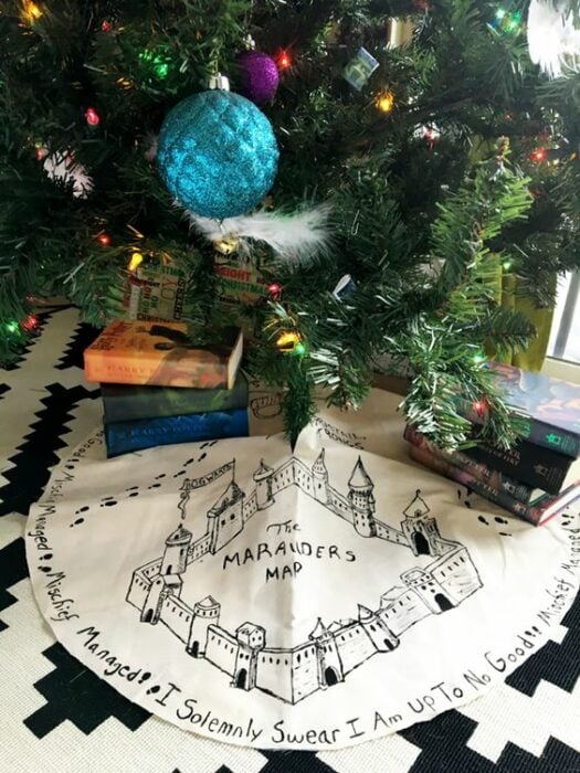 Pie de árbol inspirado en el mapa de lso merodeadores de Harry Potter