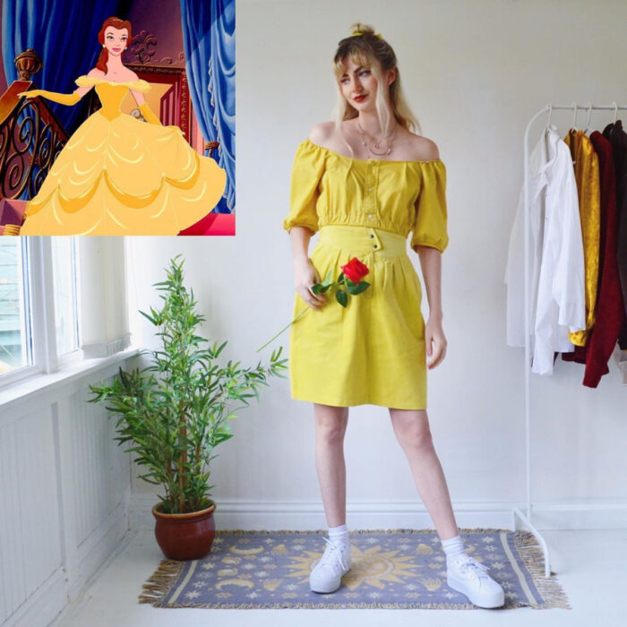 Hermanas gemelas arman atuendos inspirados en películas animadas y caricaturas con ropa vintage; Disney, La bella y la bestia, Bella, vestido amarillo