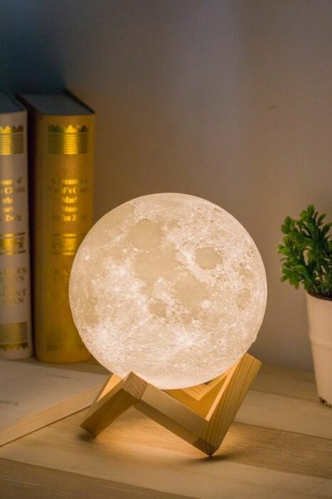 Lampara de Luna llena con base de madera