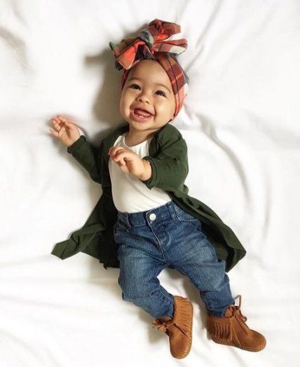 Hermosos y cálidos outfits otoñales para niñas pequeñas