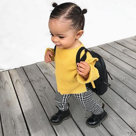 Hermosos y cálidos outfits otoñales para niñas pequeñas