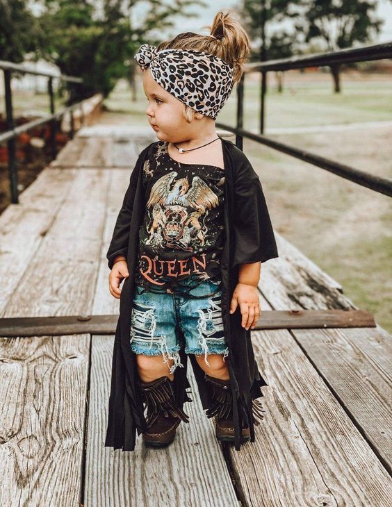 Hermosos y cálidos outfits otoñales para niñas pequeñas