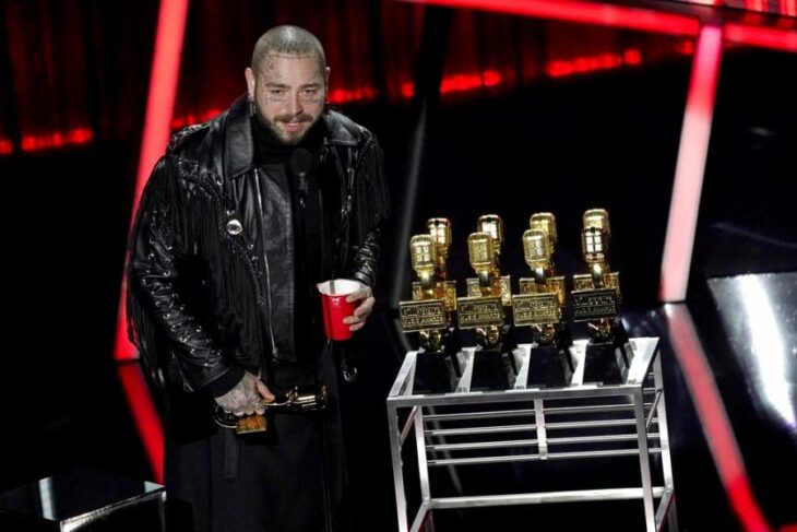 Post Malone en los Billboard Music Awards 2020