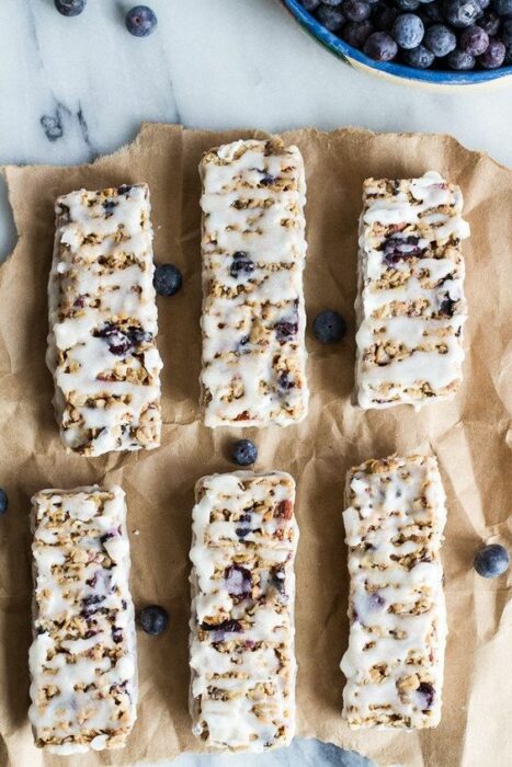 Barritas de cereal con yogur natural; postre de cocción sin horno