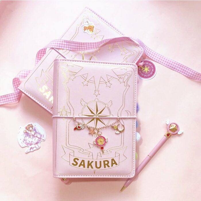 Libreta de notas en color rosa inspirada en sakura card captor