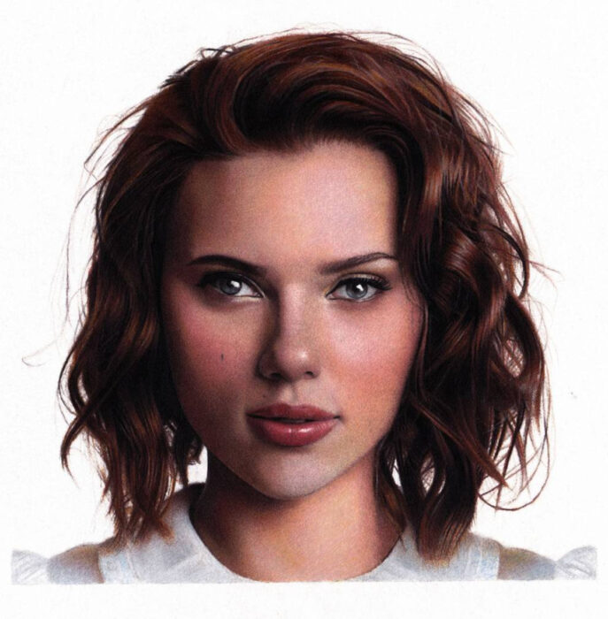 Artista Shaun Mckenzie pinta retratos realistas con lápices de colores; Scarlett Johansson con cabello rojo