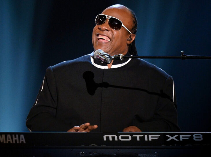 Teorías conspirativas de famosos; Stevie Wonder no era ciego