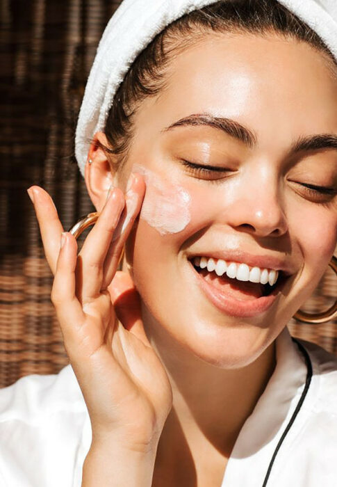 10 Tips to Prevent Your Beautiful Face From Filling With Wrinkles