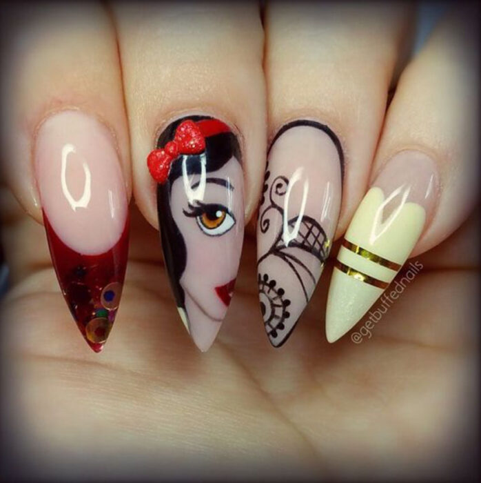 Manicura inspirada en Disney, de la película 'Blanca Nieves'