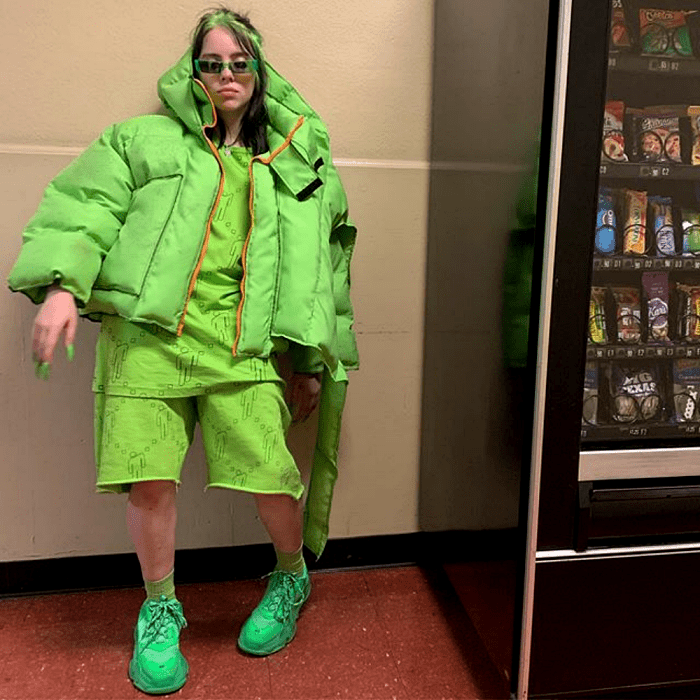 Billie Eilish sorprende al ser captada usando ropa ajustada