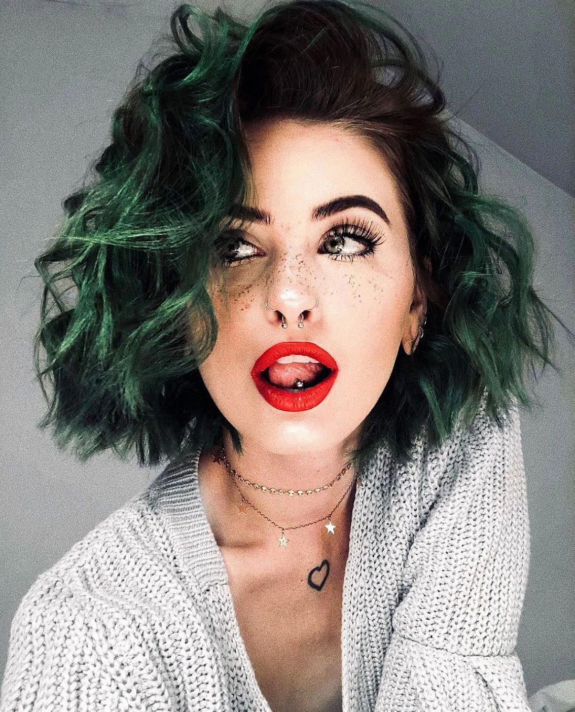 15 Estilos de cabello corto teñidos con colores llamativos