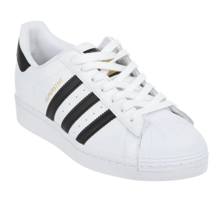 Tenis color blanco adidas de la colección superstar