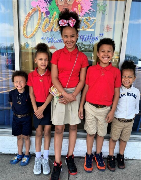 Robert Jr., Giovani, Kiontae, Marionna y Makayla de paseo