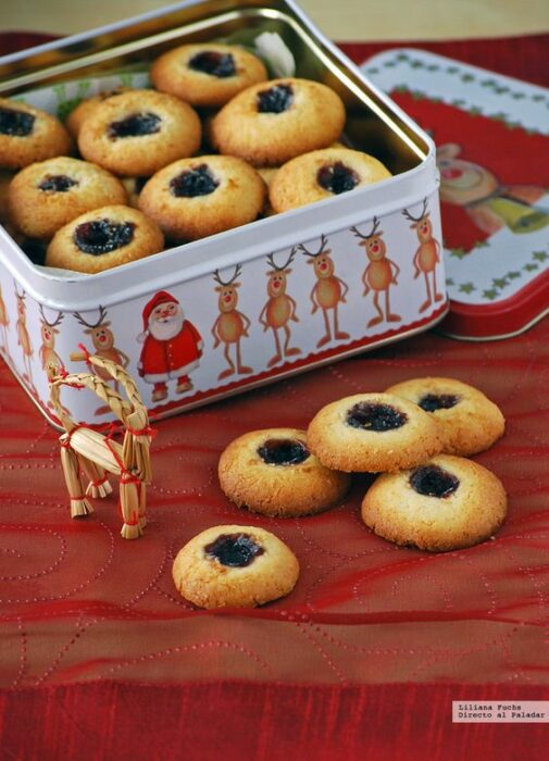 Galletas de coco con mermelada de arandanos; recetas de galletas y cupcakes navideños