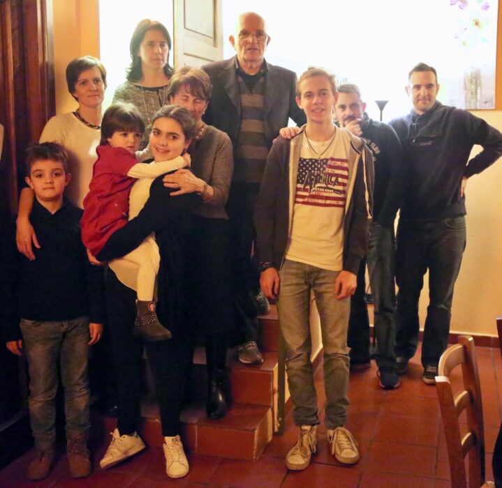 Familia de Gianni Bernardinello posando para una foto