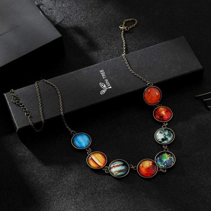 Halskette mit Charme der Planeten des Sonnensystems und der Silberkette