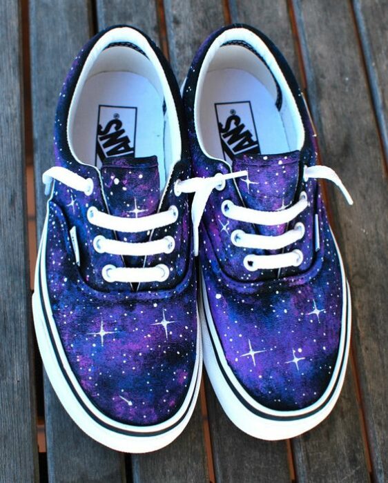 Vans con estampado de galaxia