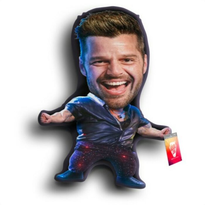 Peluche en forma de Ricky Martin