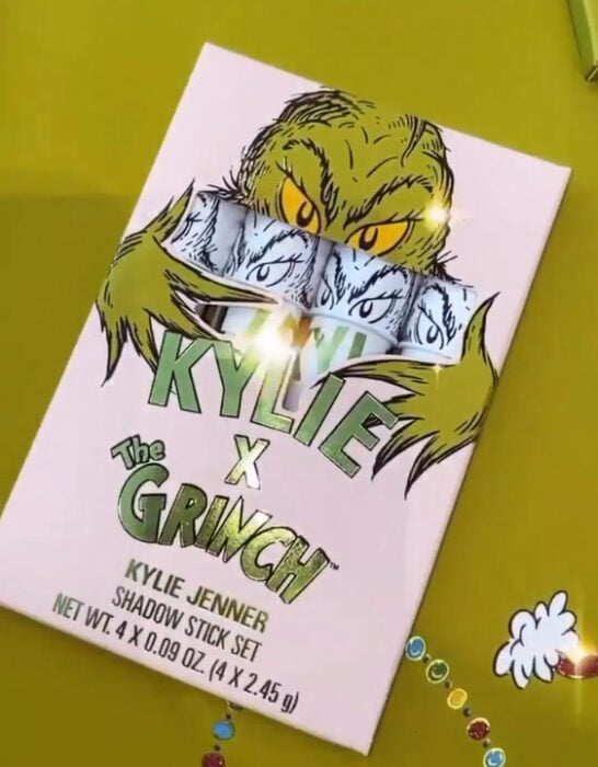 Sombras en barra de la colección 'Kylie x The Grinch'