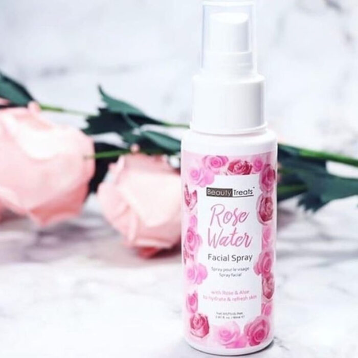 Spray facial de agua de rosas de Beauty Treats