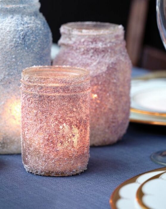 Velas em frascos de colores con glitters; Tutoriales para hacer tus propias velas aromáticas