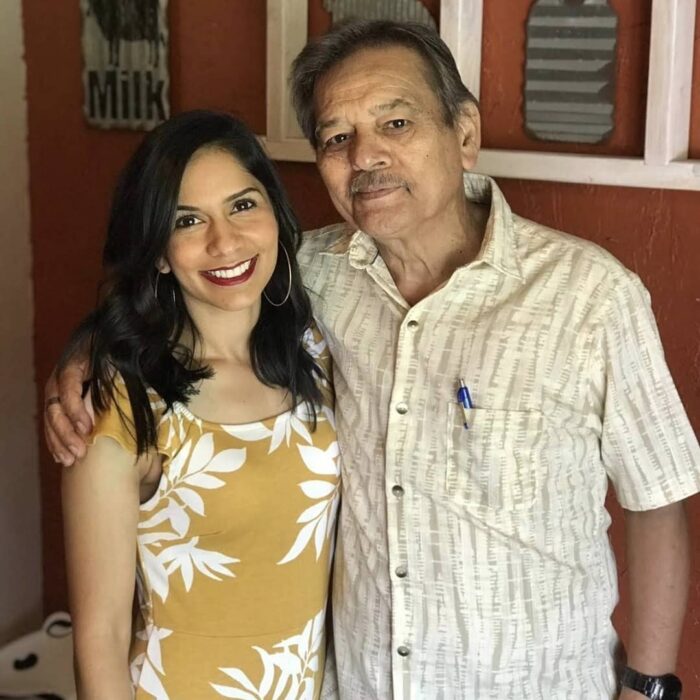 Profesor alejandro navarro con su hija