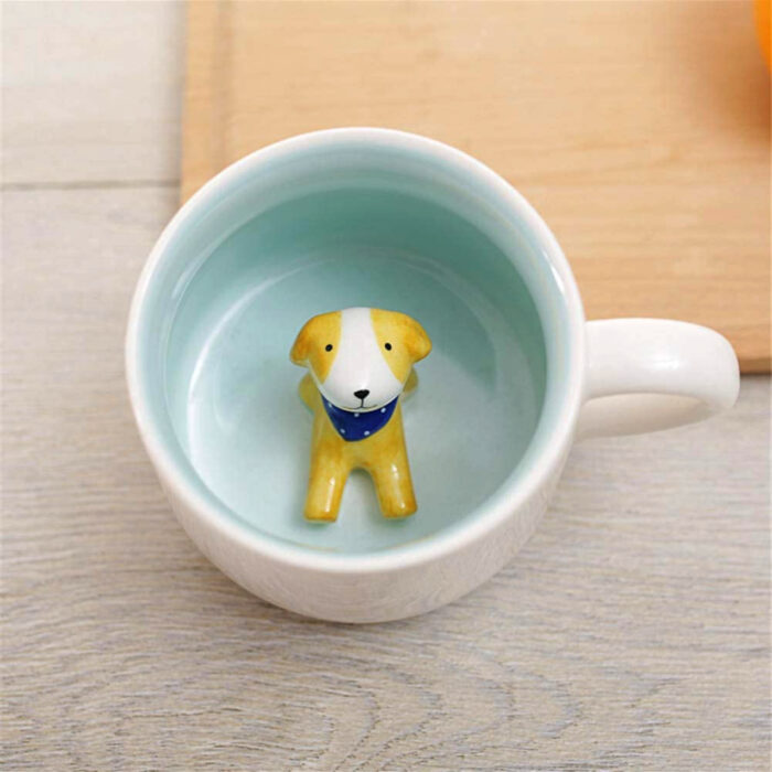 Regalos bonitos para el intercambio de Navidad; taza verde con perrito amarillo dentro