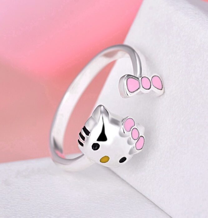 Regalos bonitos de Hello Kitty que puedes comprar en línea; anillo