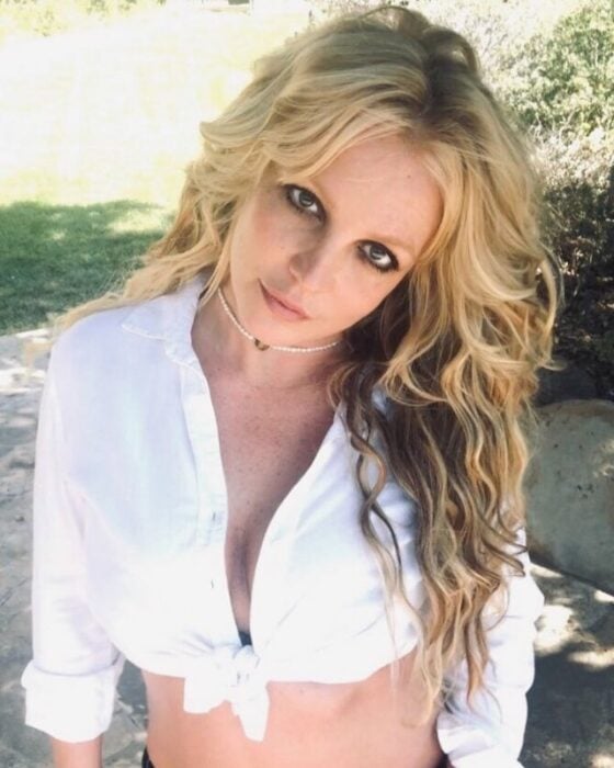 Britney Spears posando para una foto en Instagram
