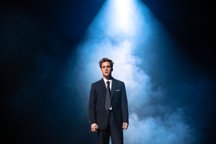 Diego Boneta interpretando a Luyis Miguel, en la serie 'Luis Miguel, la serie'