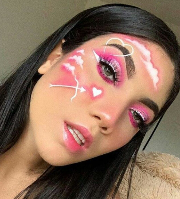 Maquillaje inspirado en San Valentín en colores rosa y blanco