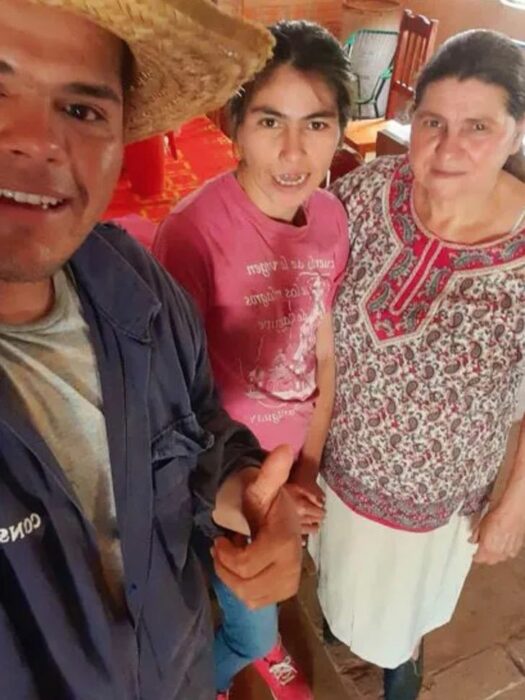 Guido Penayo junto a su familia; Youtuber construye casa para su familia con las ganancias de sus vídeos de cocina 