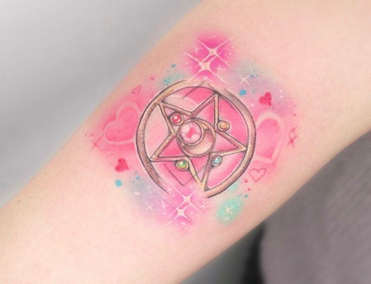 Tatuaje de la estrella de cristal de Sailor Moon; 13 Tatuajes para decorar tu piel 'en el nombre de la Luna'