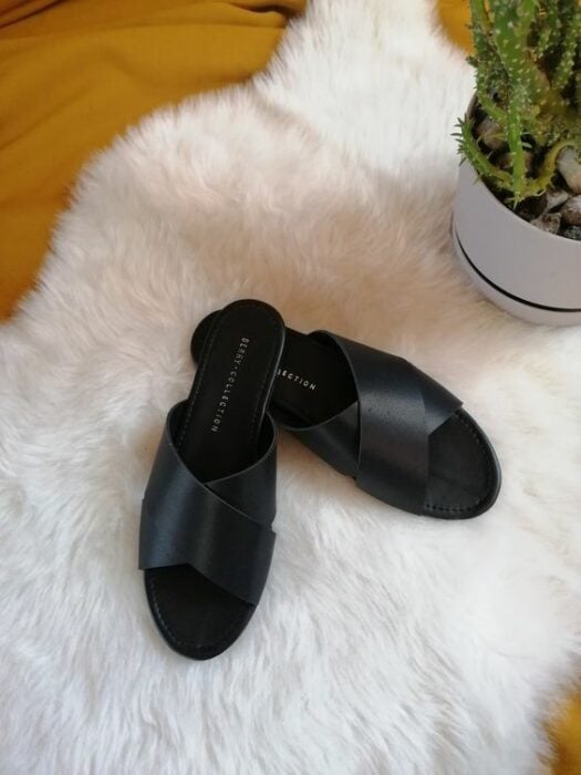 Sandalias de color negro
