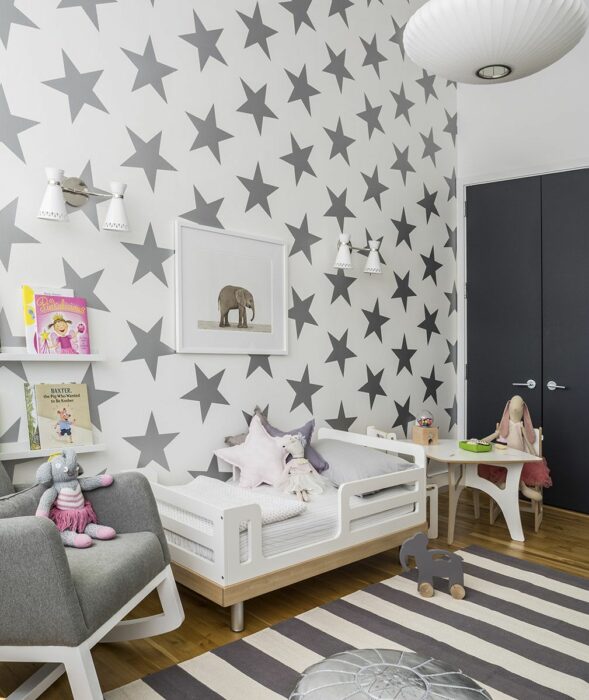 Decoración de cuarto con estrellas en colores grises 