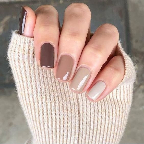 Manicura en gama de tonos café nude; Ideas para manicura nude