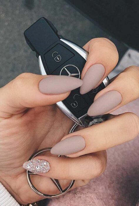 Manicura nude con efecto mate; Ideas para manicura nude