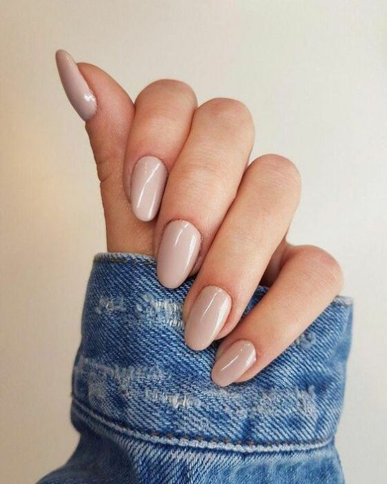 Manicura en tono nude chocolate; Ideas para manicura nude