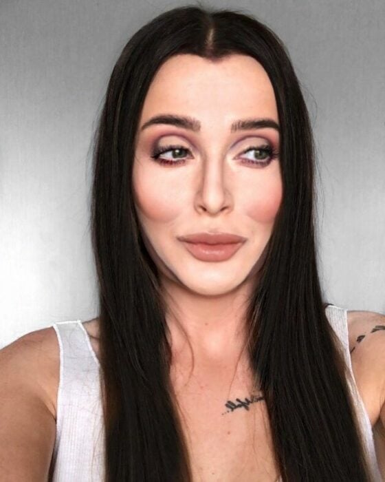 Nicky Hill, artista del maquillaje, recreando a Cher