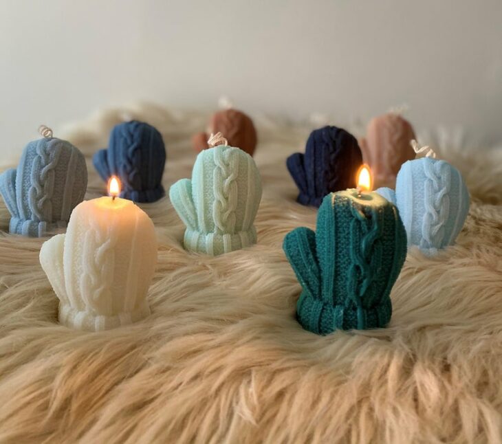 Velas aesthetic en forma de pequeños guantecitos 