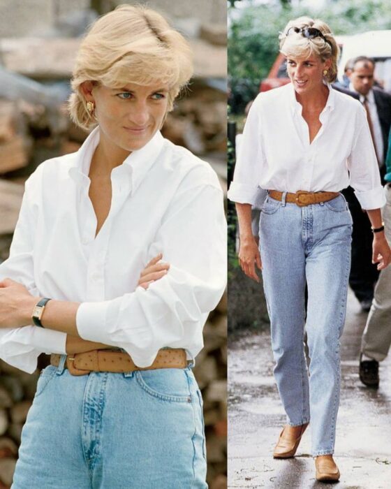 Diana Spencer usando unos mom jeans con una camiseta blanca 