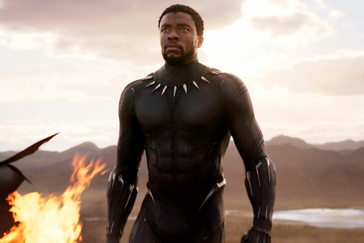 Chadwick Boseman en la película Pantera Negra; 10 Actores que dieron todo para lograr una actuación increíble