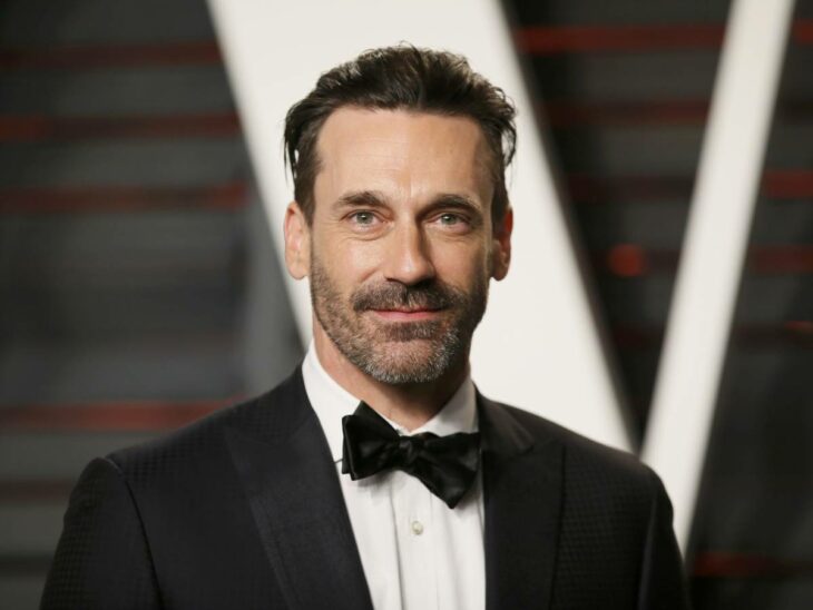 Jon Hamm en una entrega de premios; 13 Celebridades que alcanzaron la fama después de los 30 años 